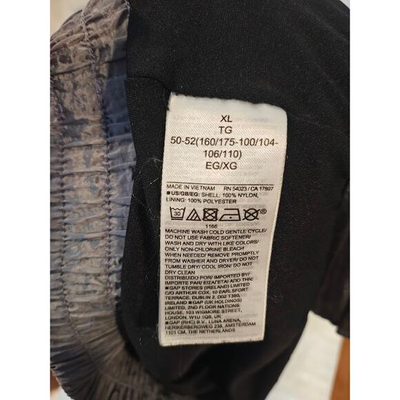 GapFit Women XL G Sprint Mid-Rise Dry Wicking Running‎ Shiny Gray Shorts Pockets - Picture 5 of 7